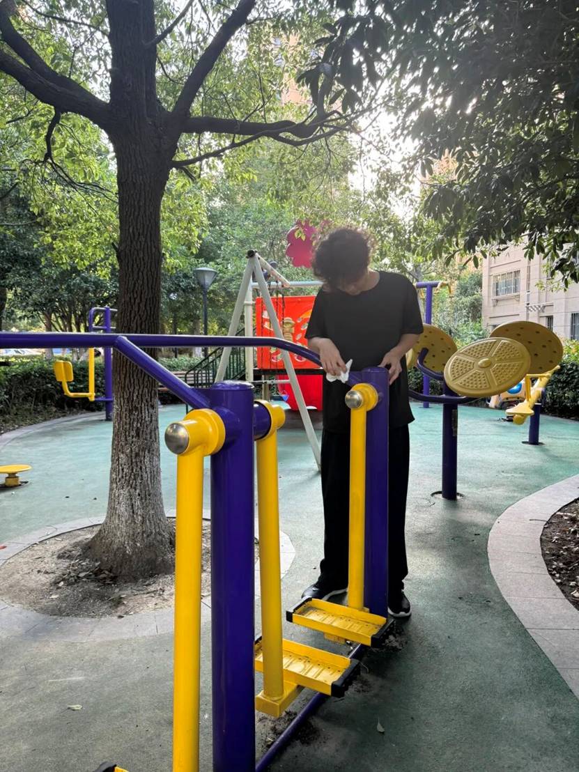 图片包含 户外, 水, 长凳, 公园 AI 生成的内容可能不正确。